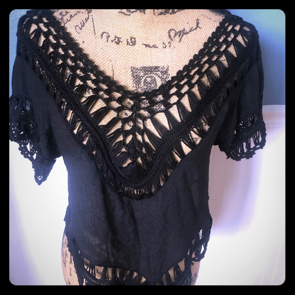 New black, adorable crochet top